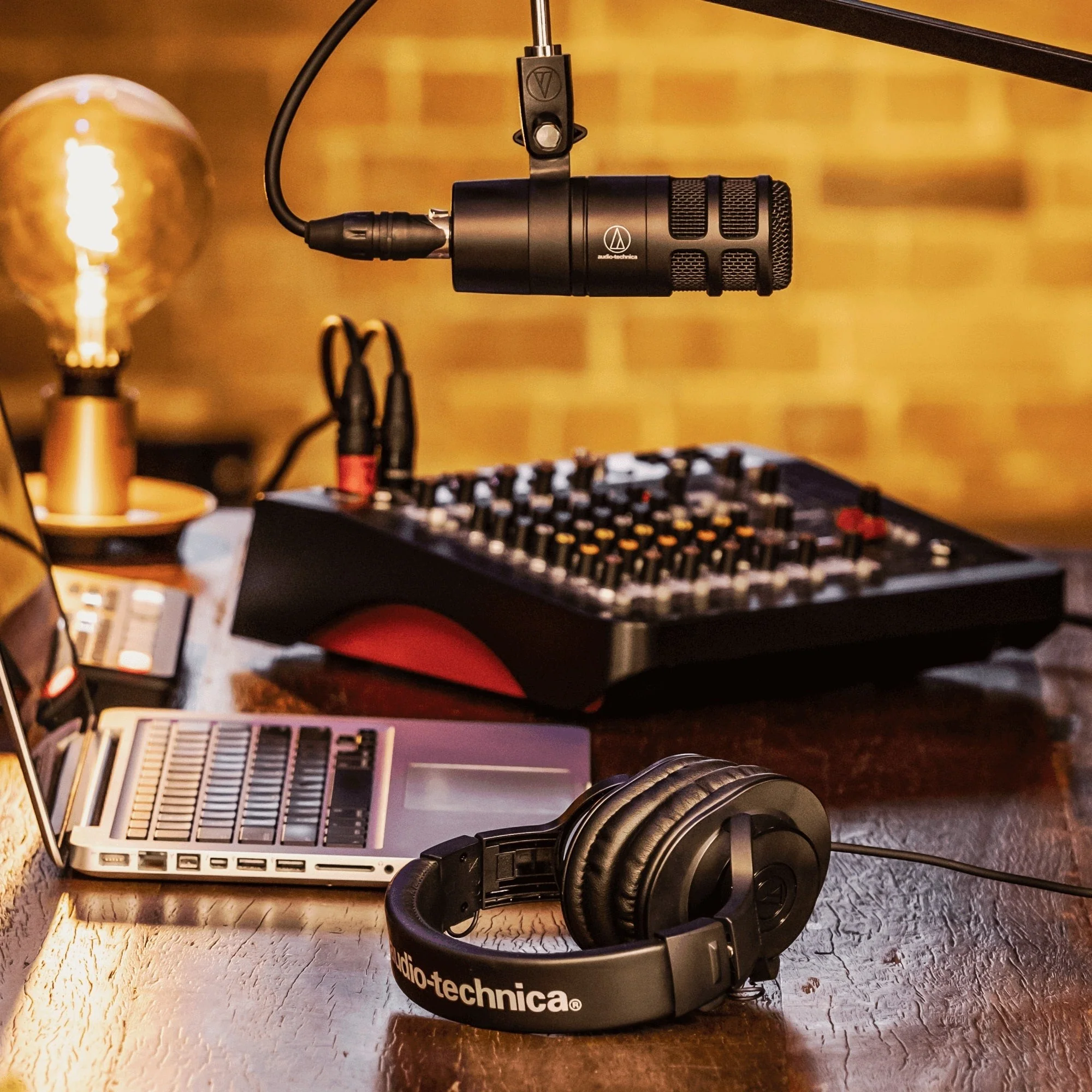 Audio-Technica - AT2040 Hypercardioid Dynamic Podcast Microphone - Image 3