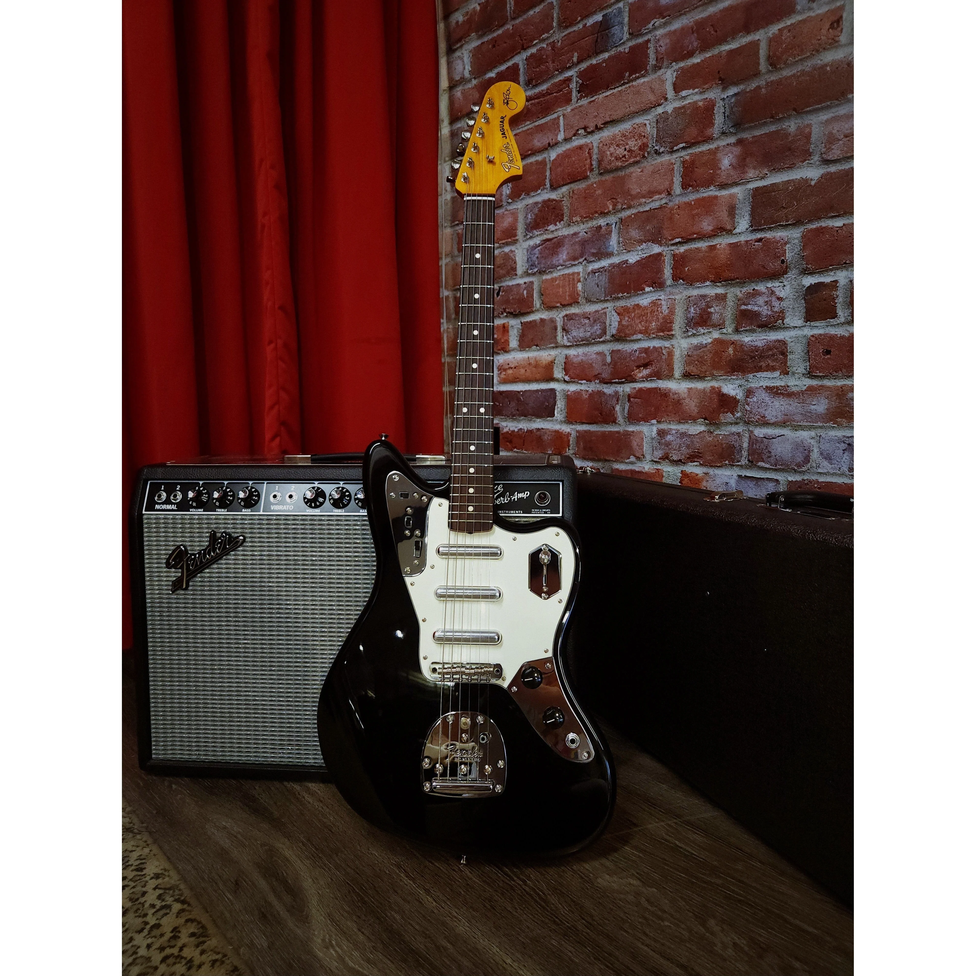 Fender - Limited Edition Johnny Marr Signature Special Jaguar® - Rosewood Fingerboard - Black - 011-6410-706
