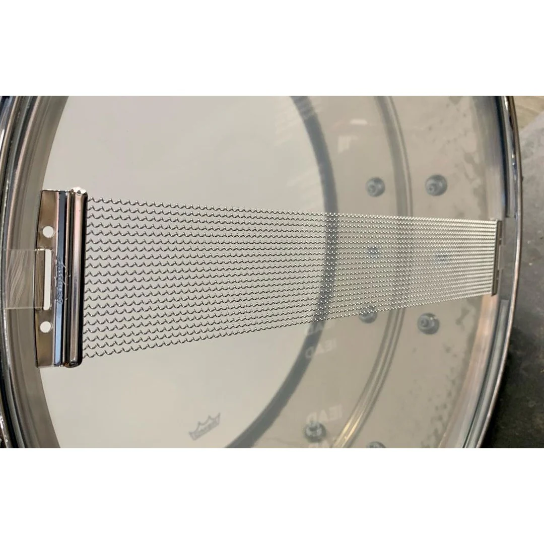 Ludwig - Supraphonic Snare 6.5x14 Hammered Shell with Imperial Lugs LM402K **B-Stock** - Image 2