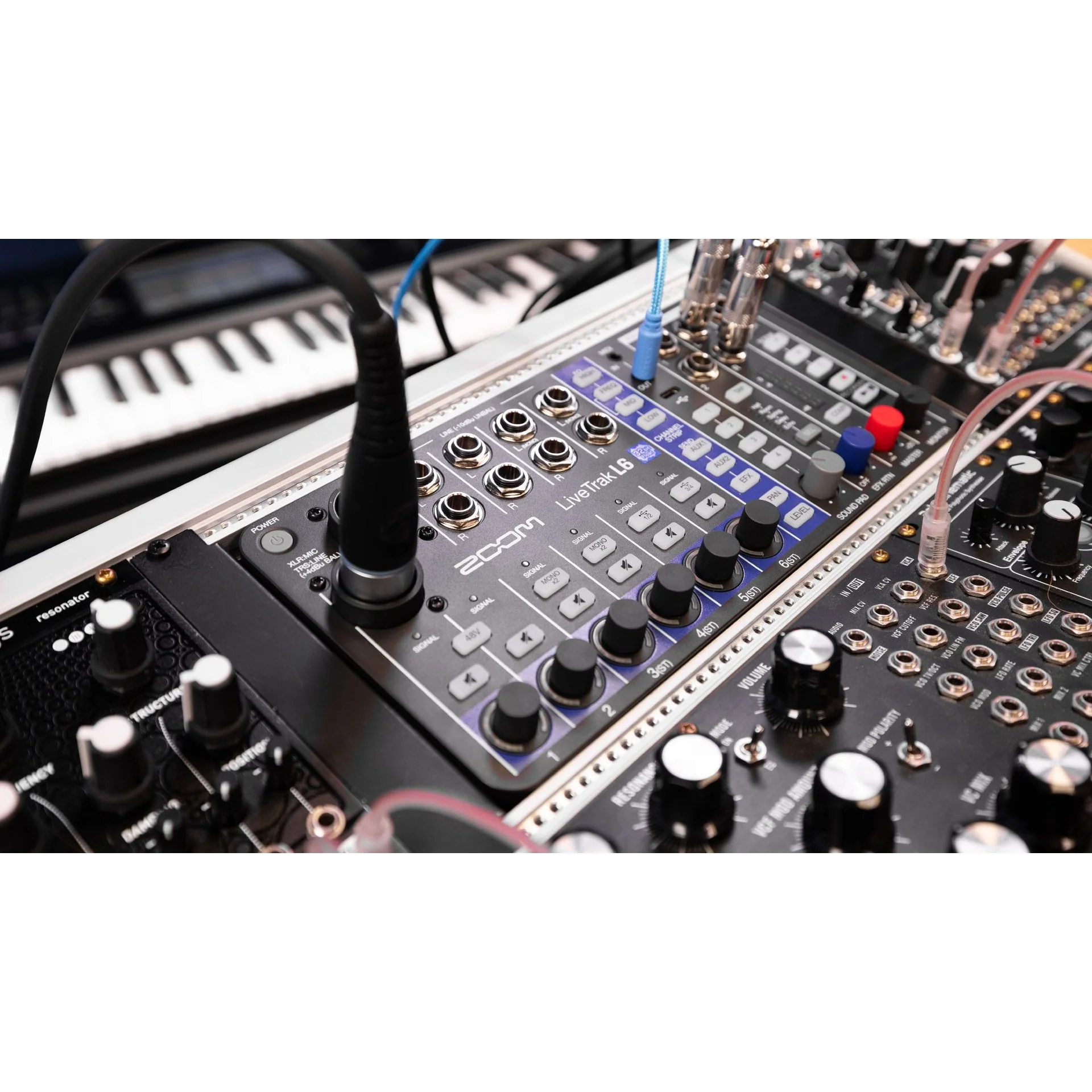 Zoom - LiveTrak L6 10-Track Digital Mixer / Recorder - ZL6 - Image 5