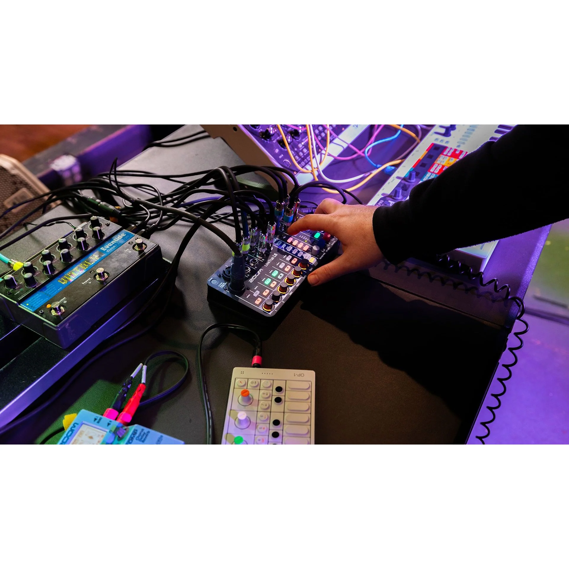 Zoom - LiveTrak L6 10-Track Digital Mixer / Recorder - ZL6 - Image 6
